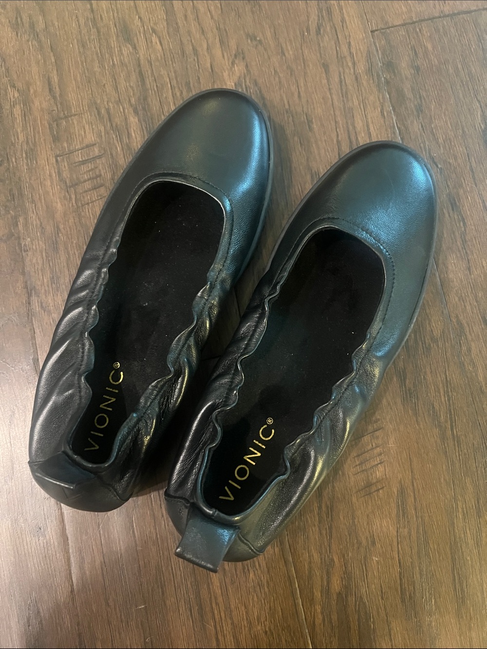 Vionic Uptown Black Leather Elastic-Top Slip-On Lug Sole  Ballet Flats 7